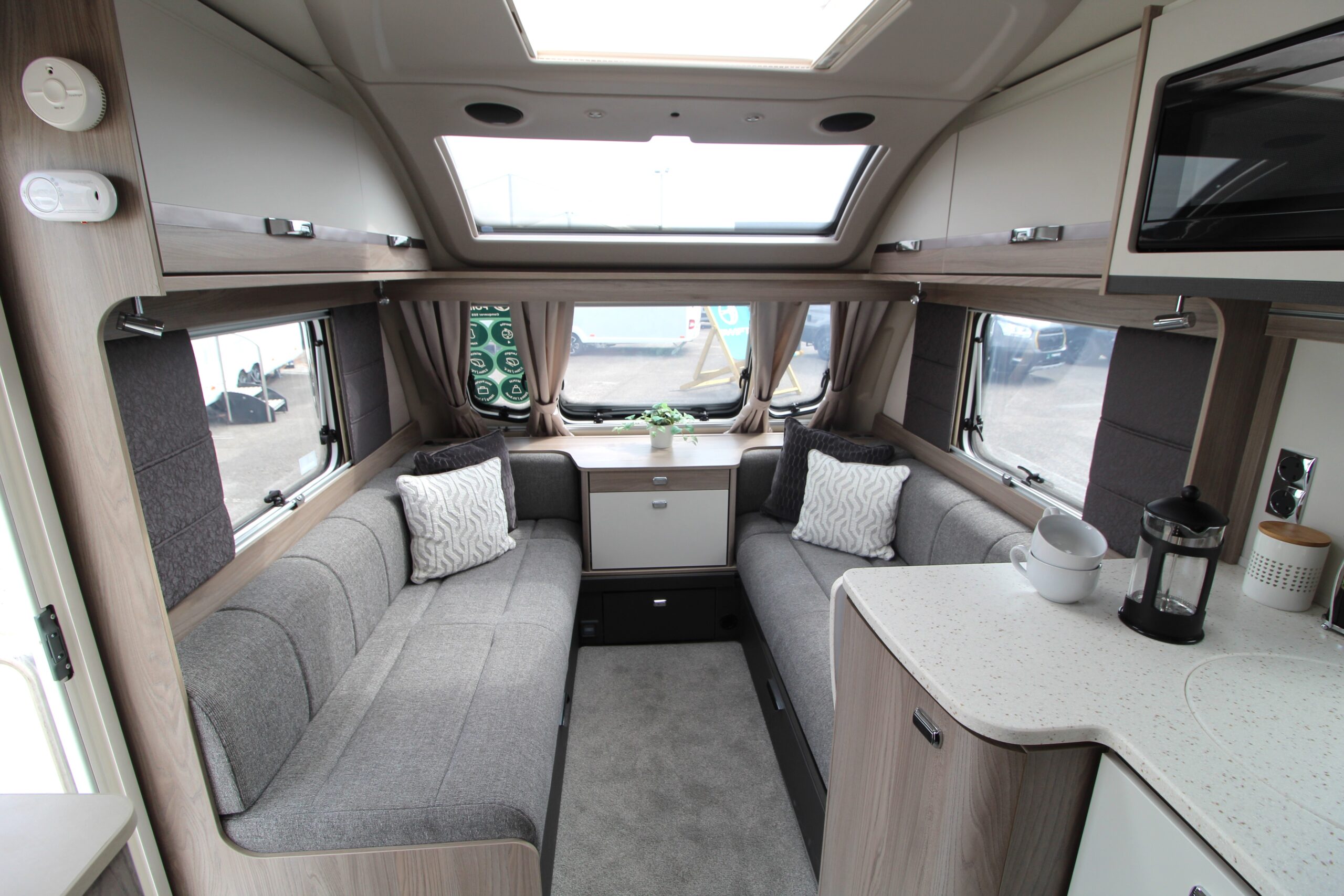 2027-conqueror-565-single-beds-11.jpg