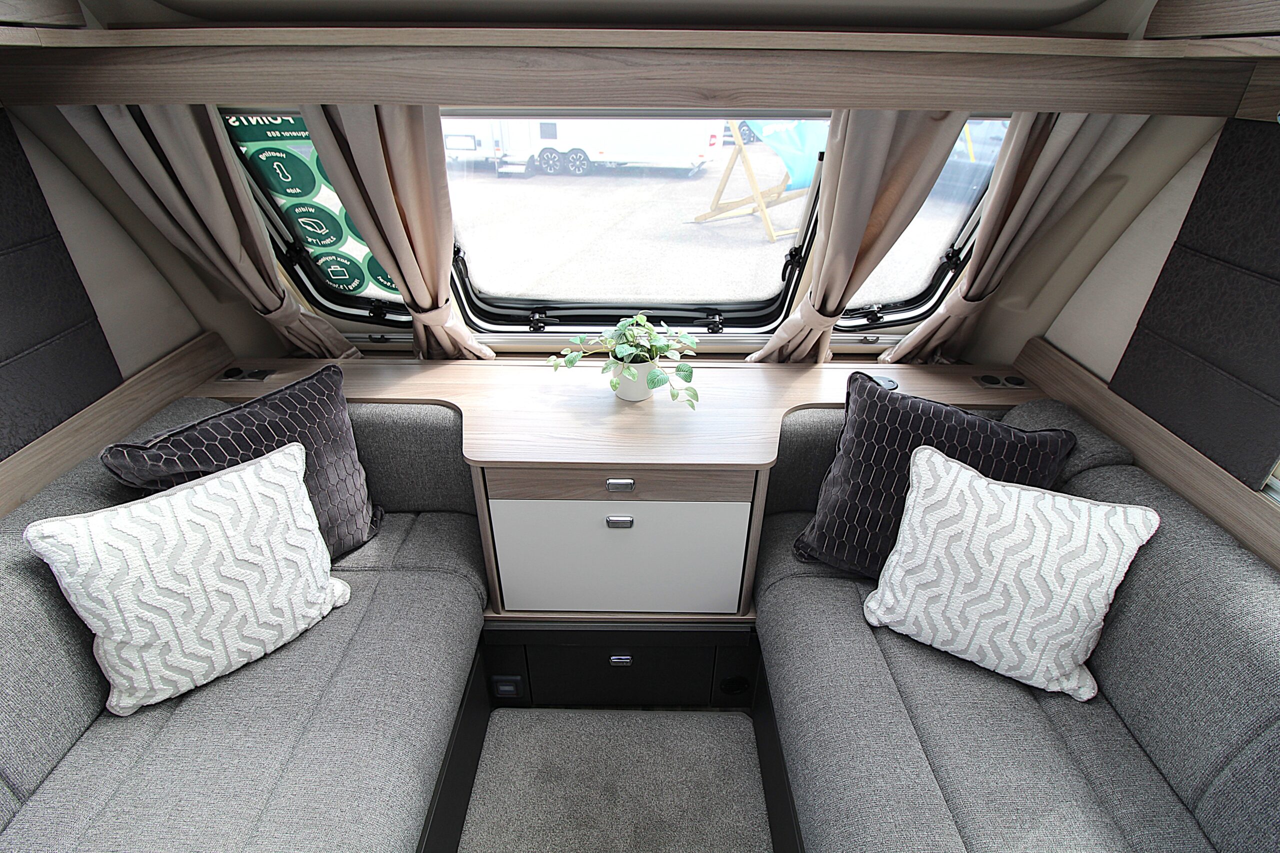 2027-conqueror-565-single-beds-15.jpg