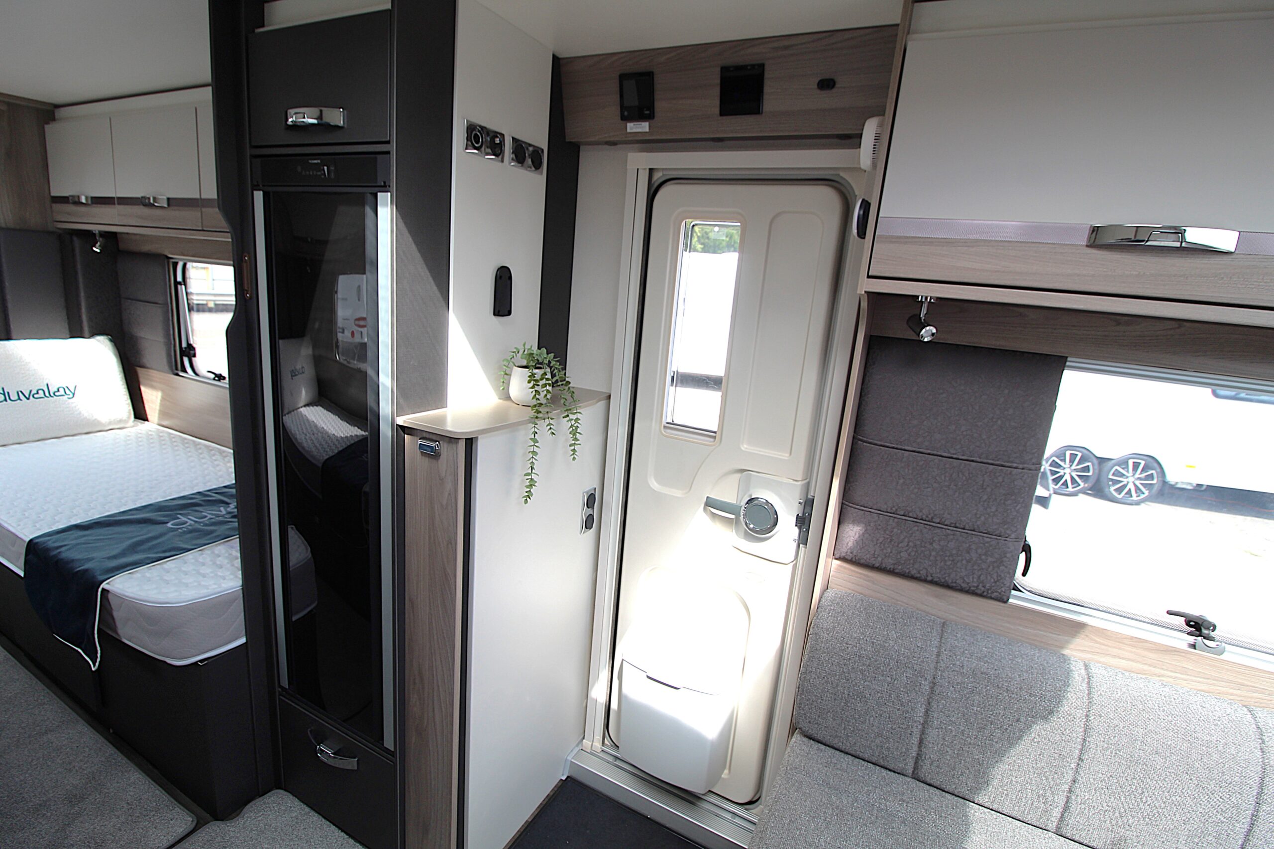 2027-conqueror-565-single-beds-17.jpg