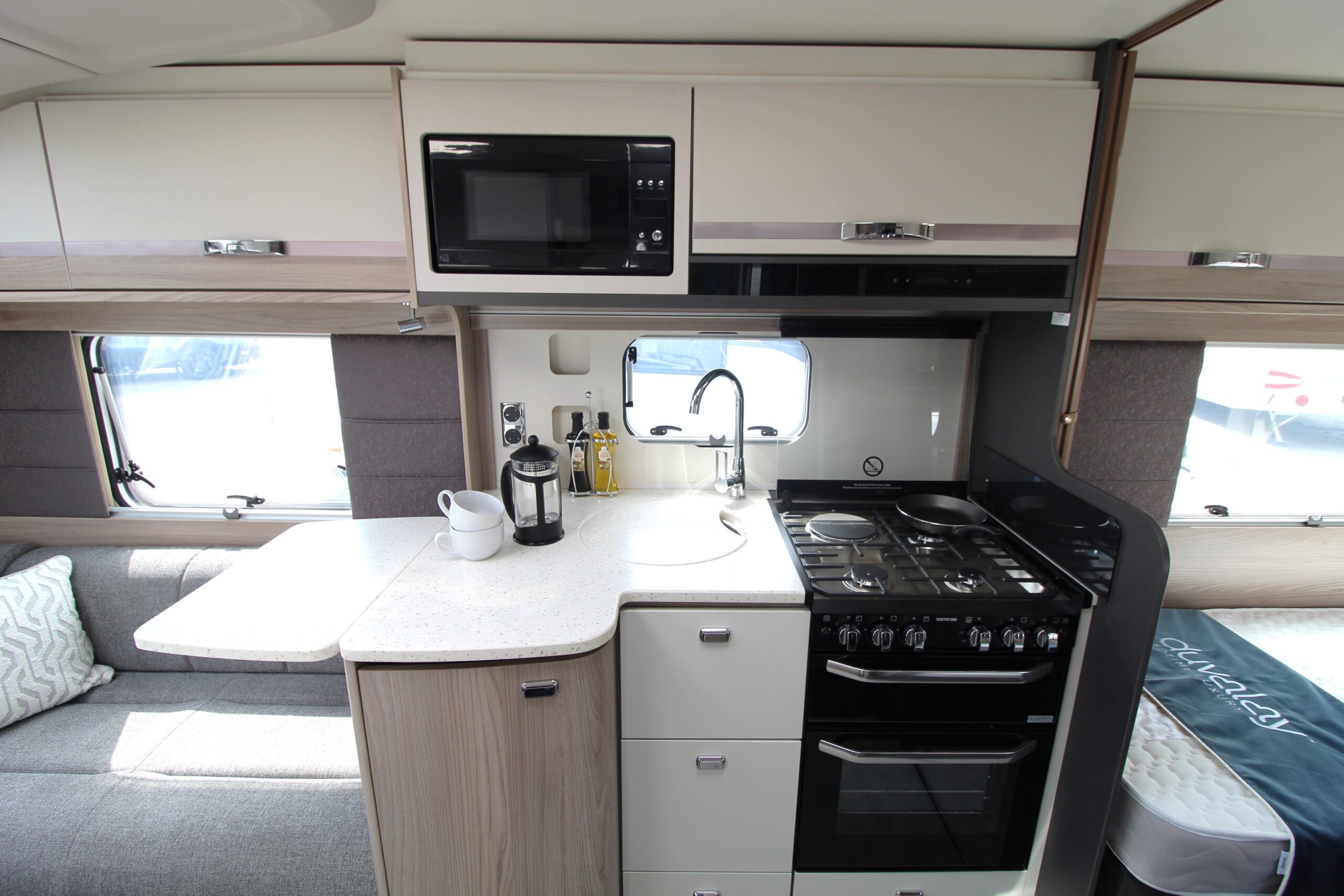 2027-conqueror-565-single-beds-23.jpg