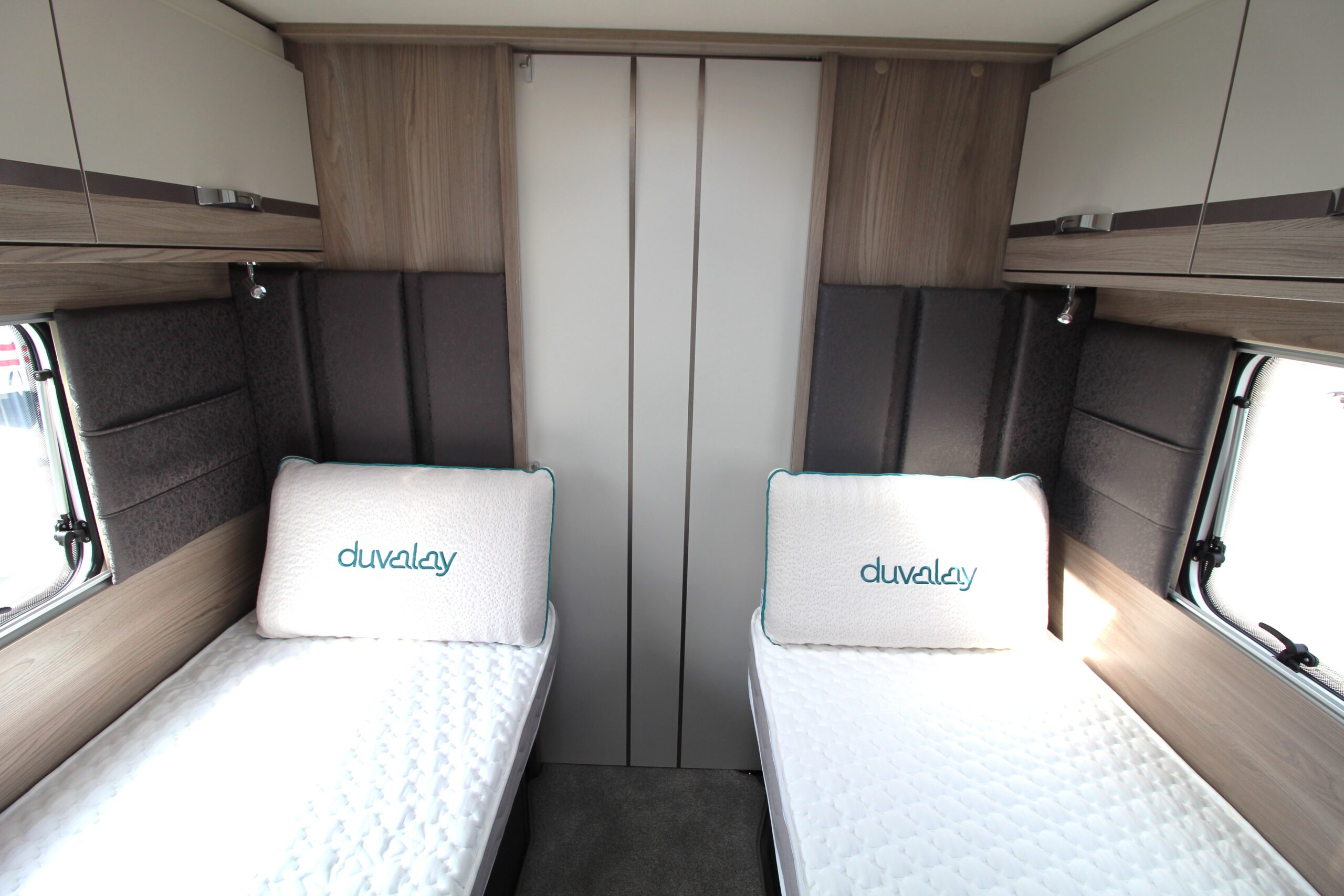 2027-conqueror-565-single-beds-29.jpg