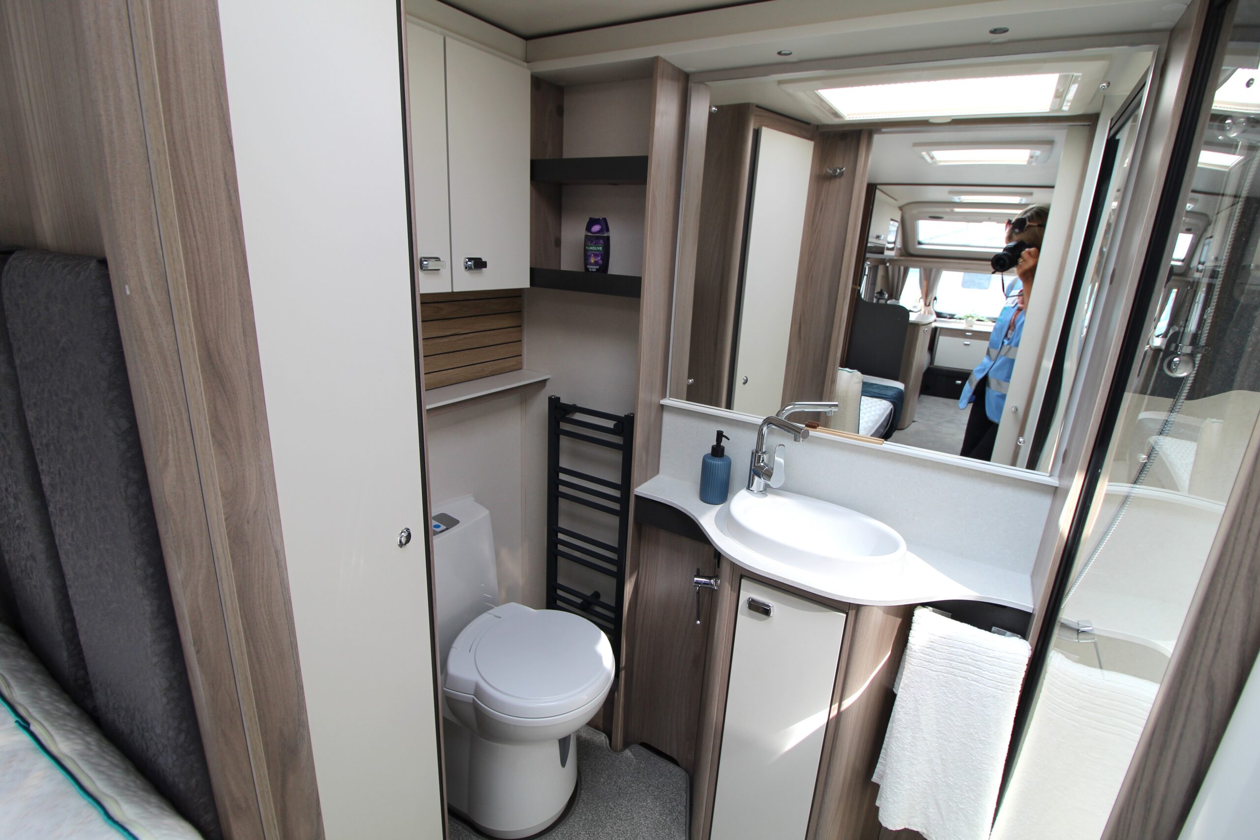 2027-conqueror-565-single-beds-30.jpg