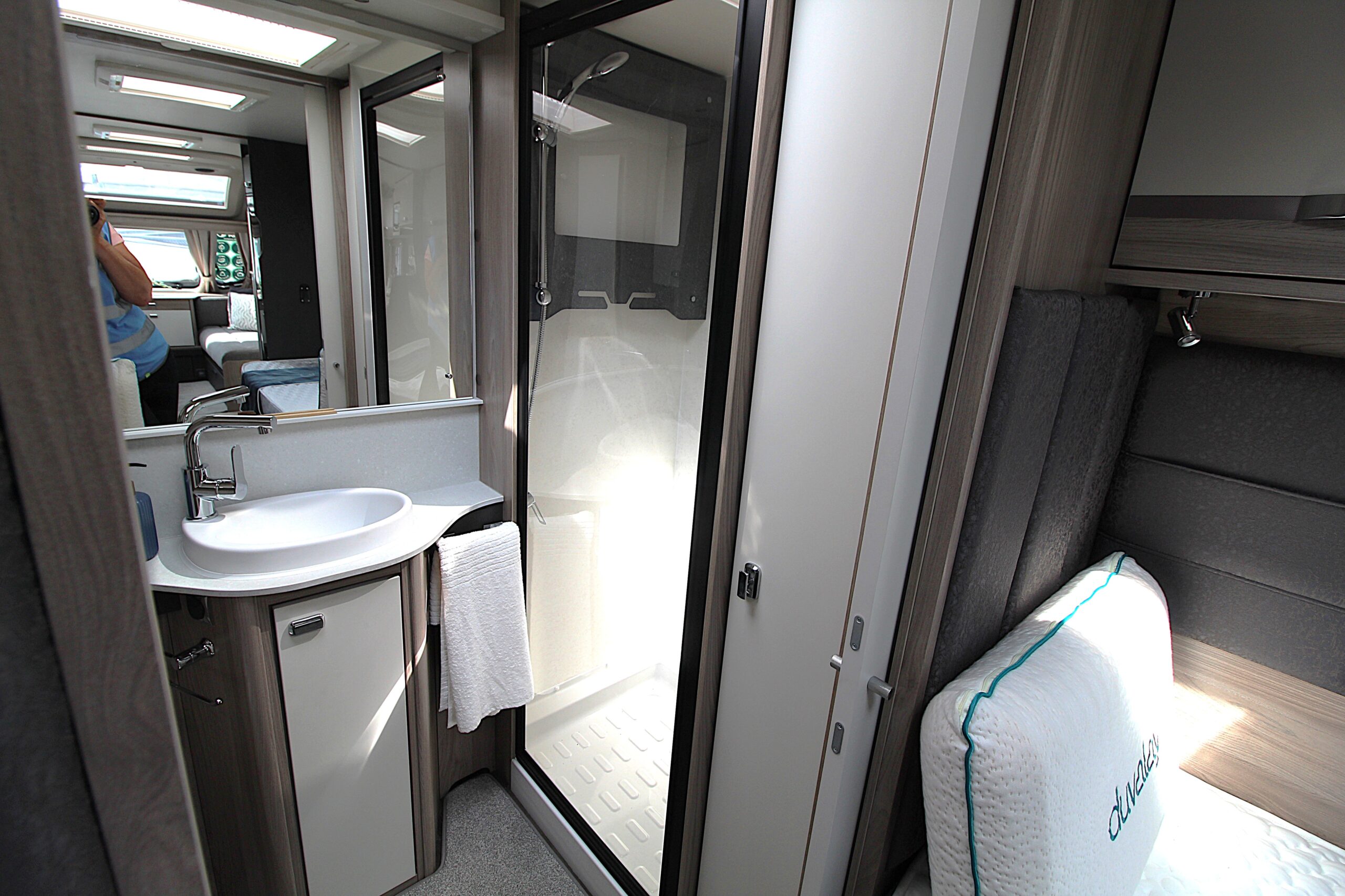 2027-conqueror-565-single-beds-31.jpg