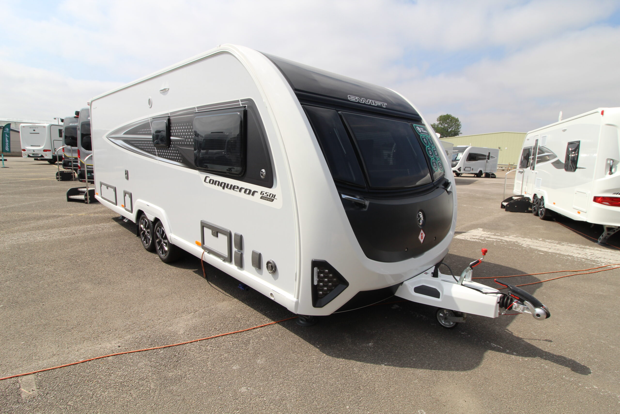 2027-conqueror-650l-19.jpg