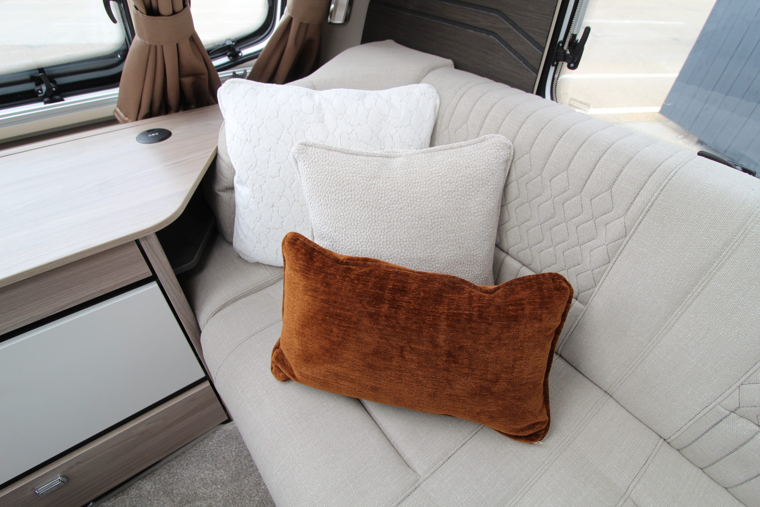 2027-elegance-grande-835-33.jpg