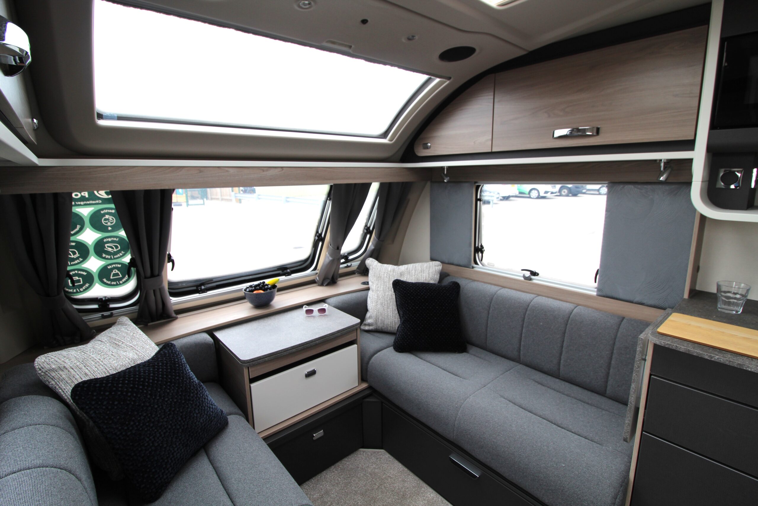 2027-swift-challenger-560-12.jpg