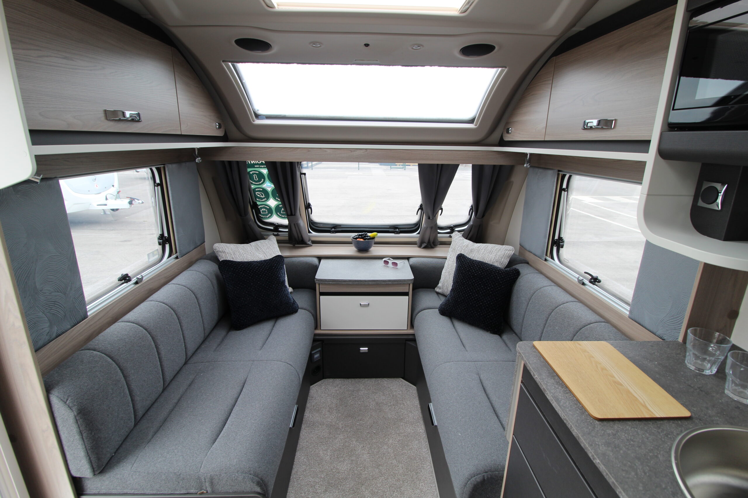 2027-swift-challenger-560-13.jpg
