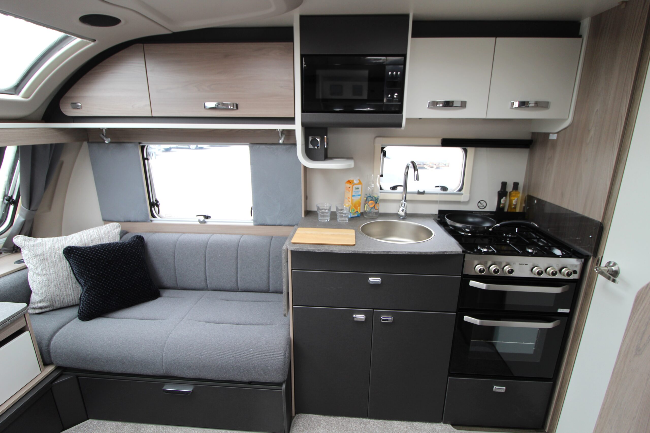 2027-swift-challenger-560-18.jpg