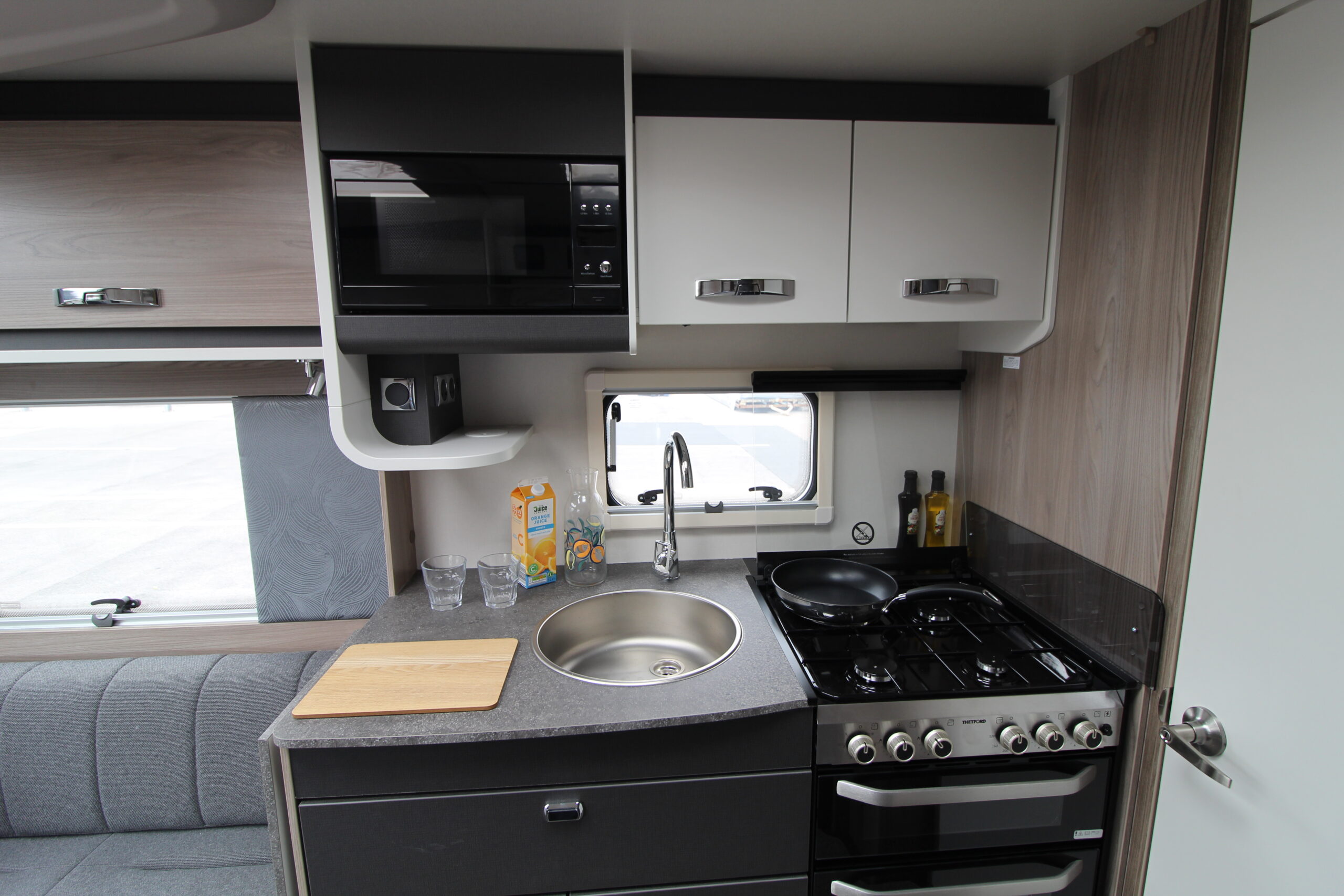 2027-swift-challenger-560-21.jpg