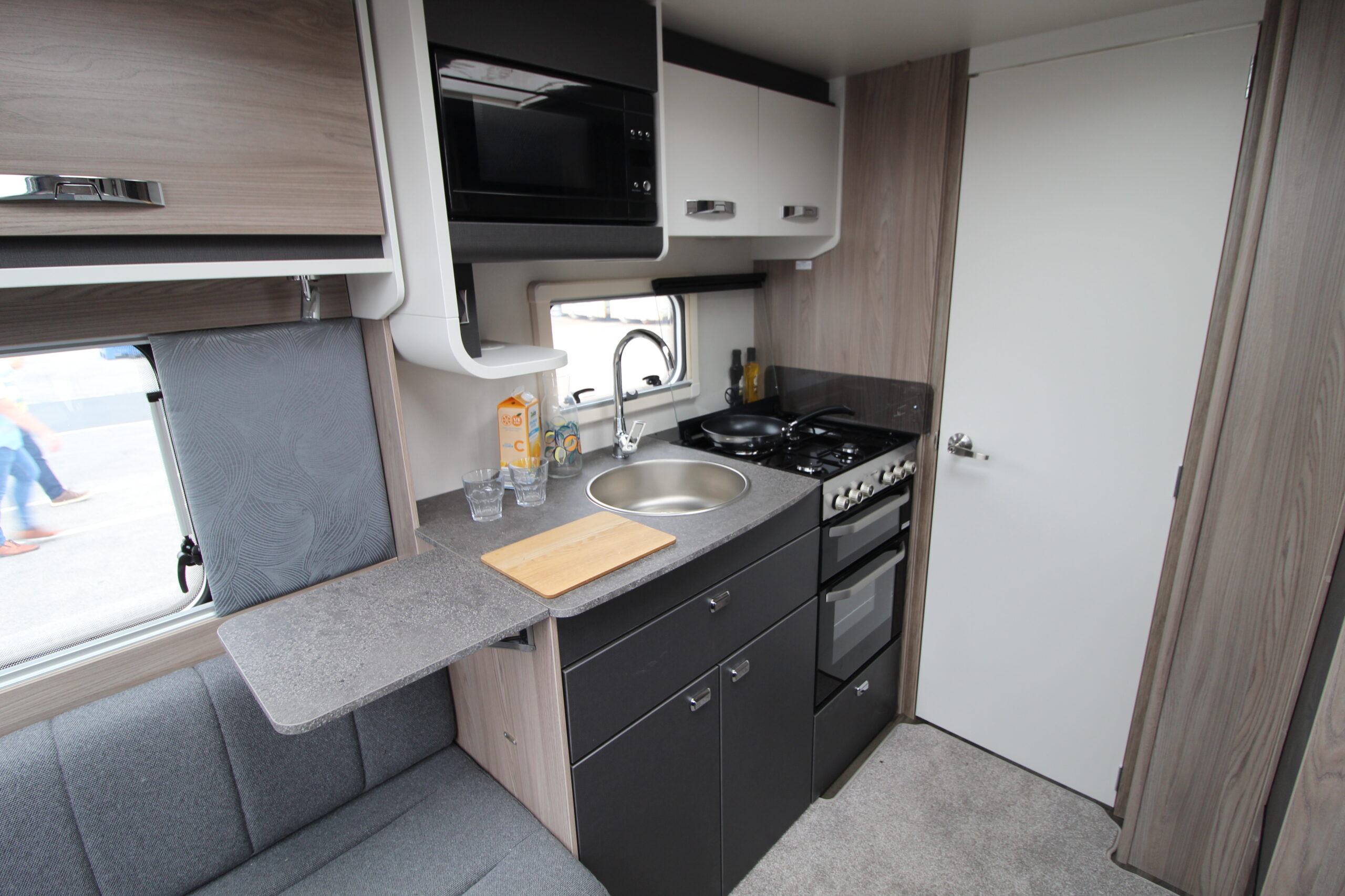 2027-swift-challenger-560-23.jpg