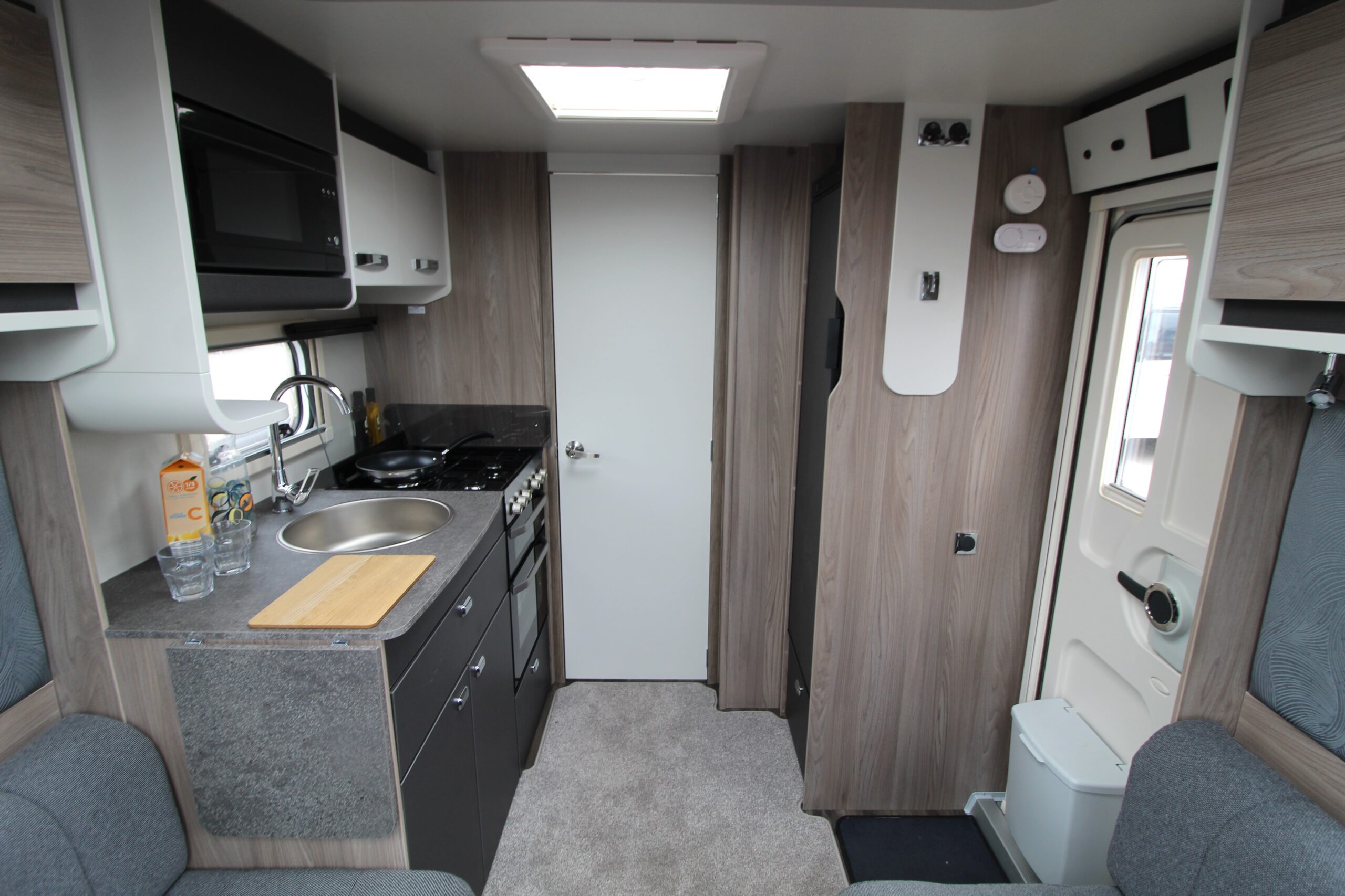 2027-swift-challenger-560-27.jpg