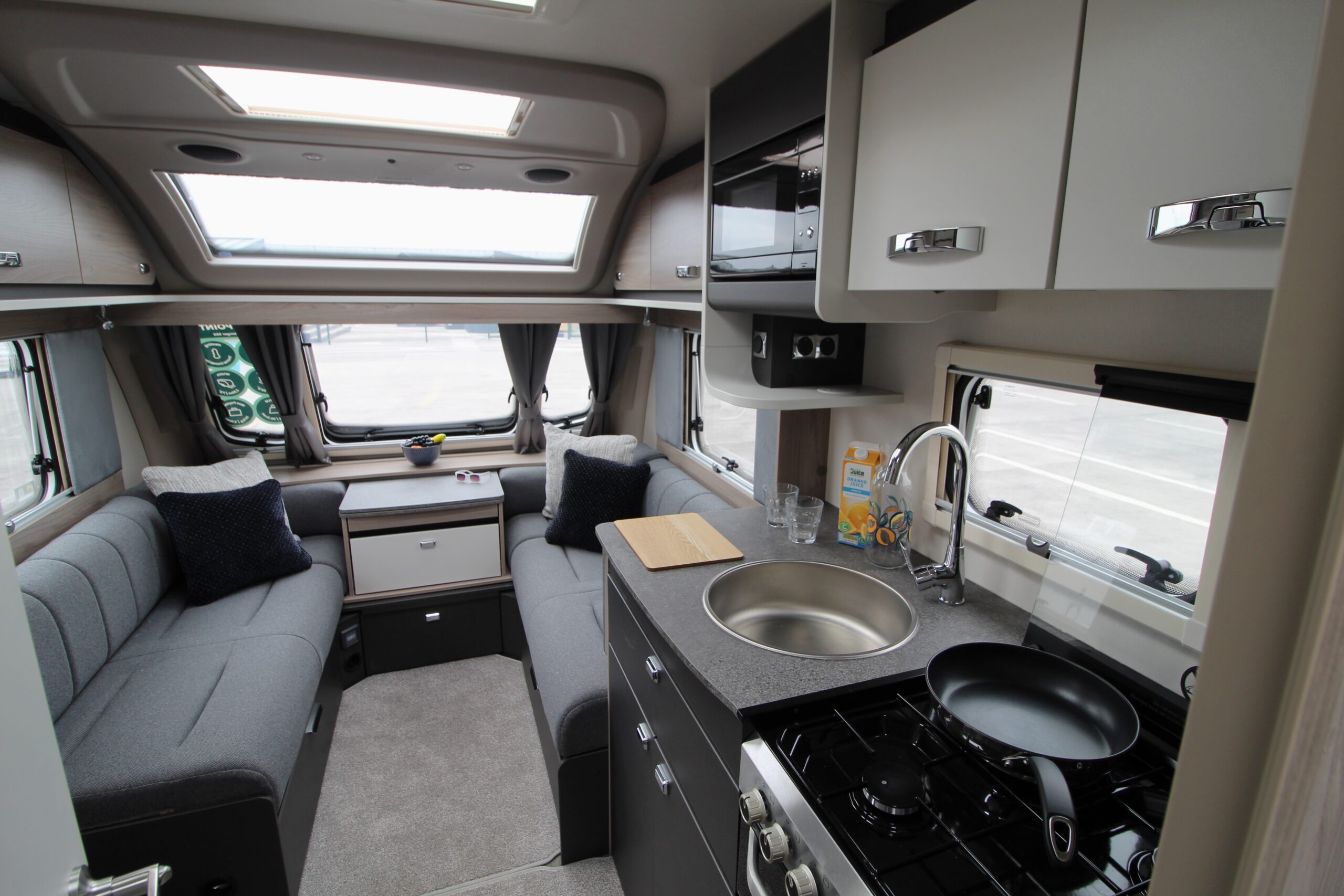 2027-swift-challenger-560-33.jpg