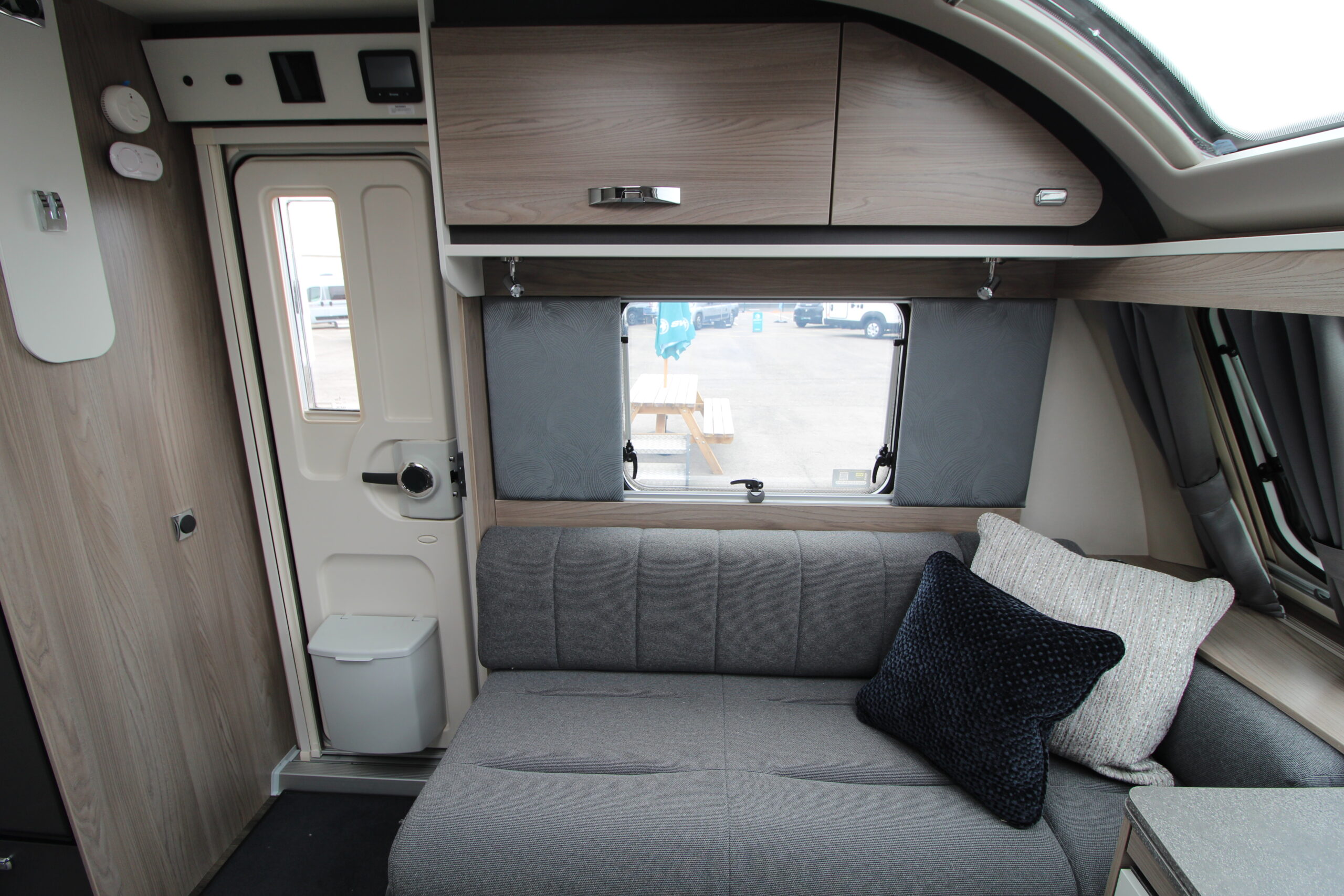 2027-swift-challenger-560-35.jpg
