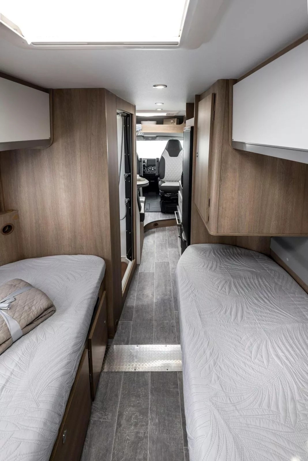 64g-bedroom.jpg
