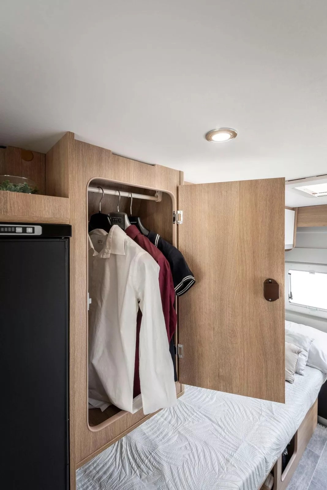 64g-wardrobe_1.jpg
