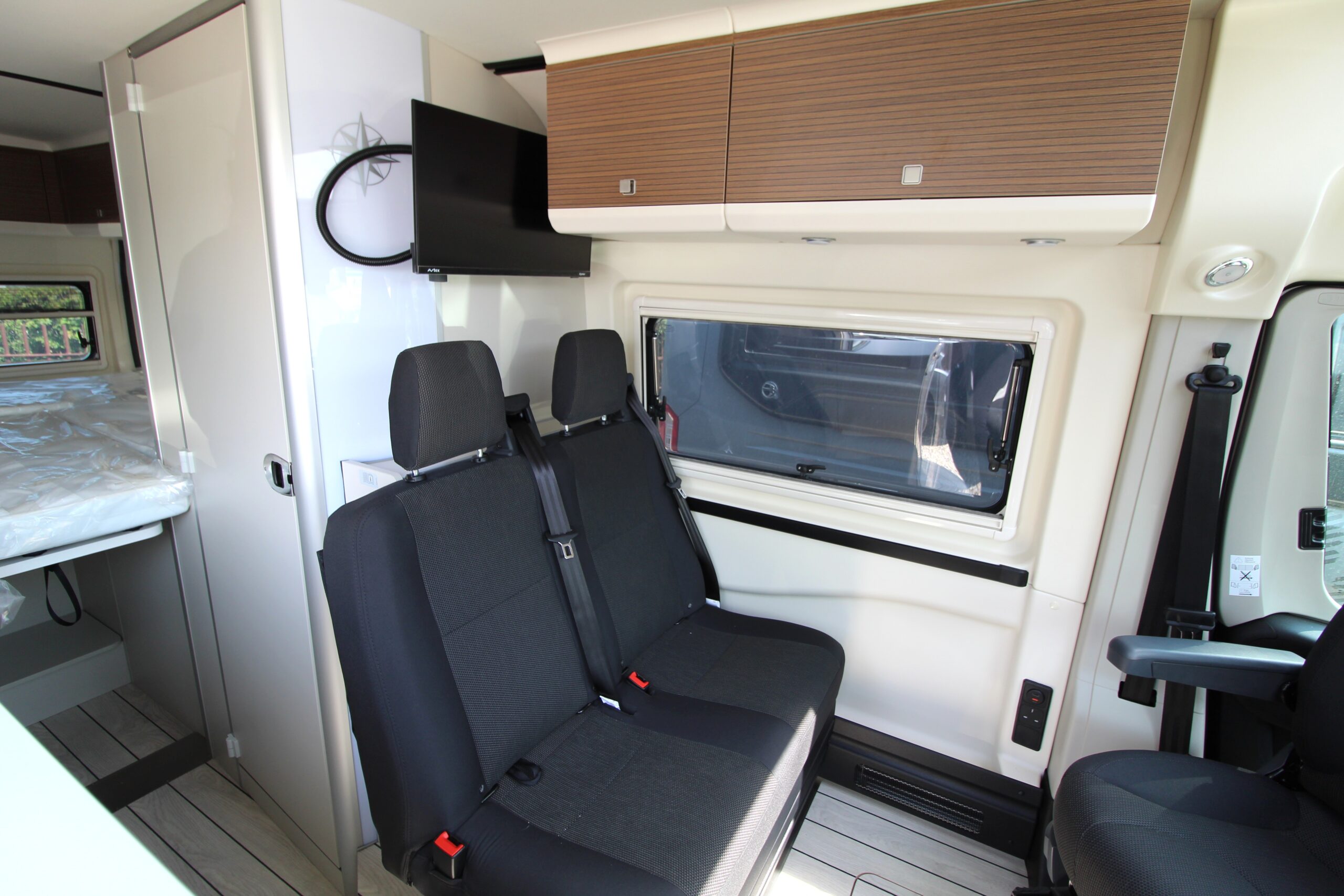 66896-columbus-640e-pop-top-16.jpg