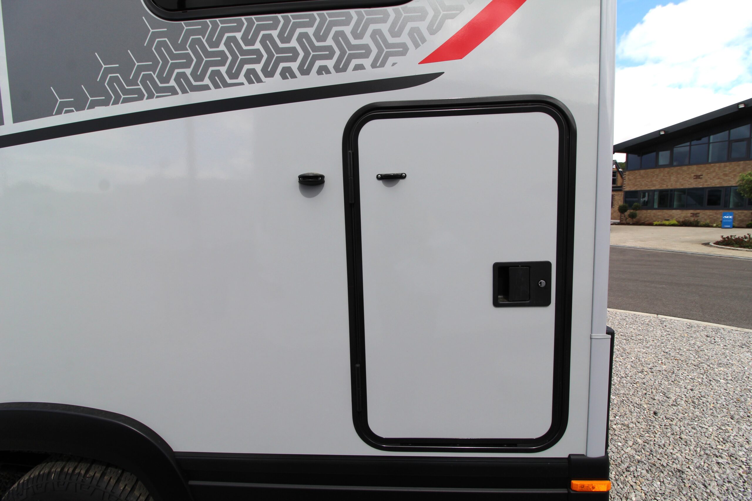 68991-2026-dethleffs-performance-t4x4-transeverse-bed-t-16-60.jpg
