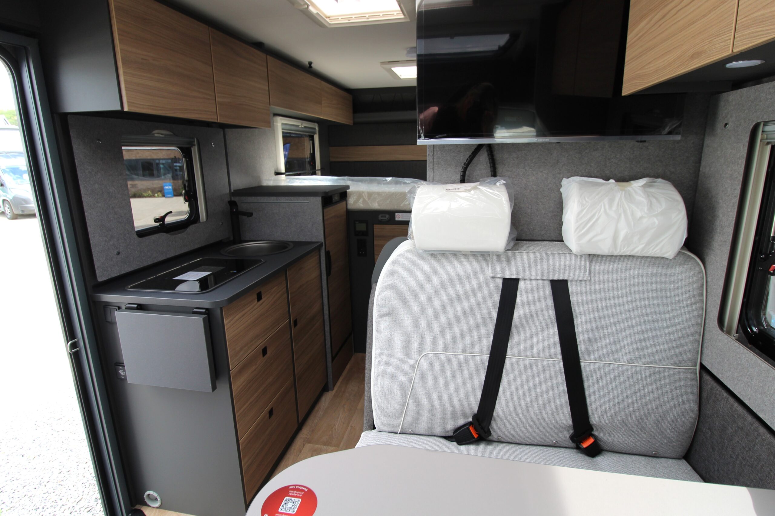 68991-2026-dethleffs-performance-t4x4-transeverse-bed-t-16-74.jpg
