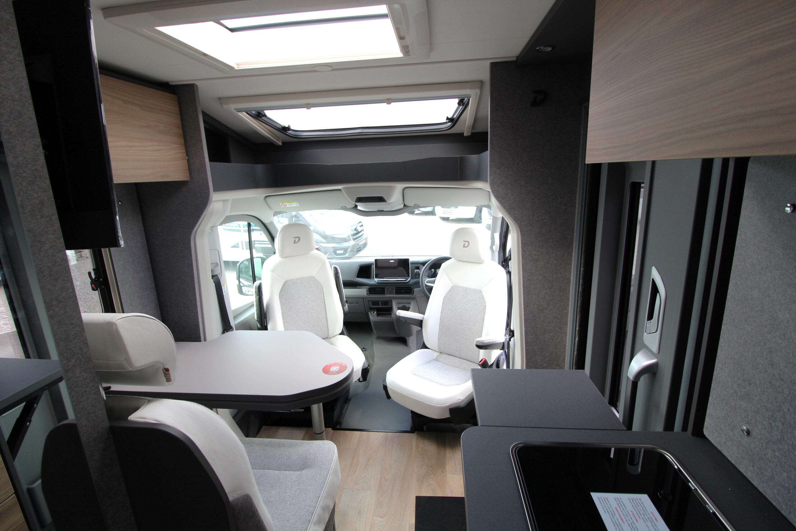68991-2026-dethleffs-performance-t4x4-transeverse-bed-t-16-82.jpg