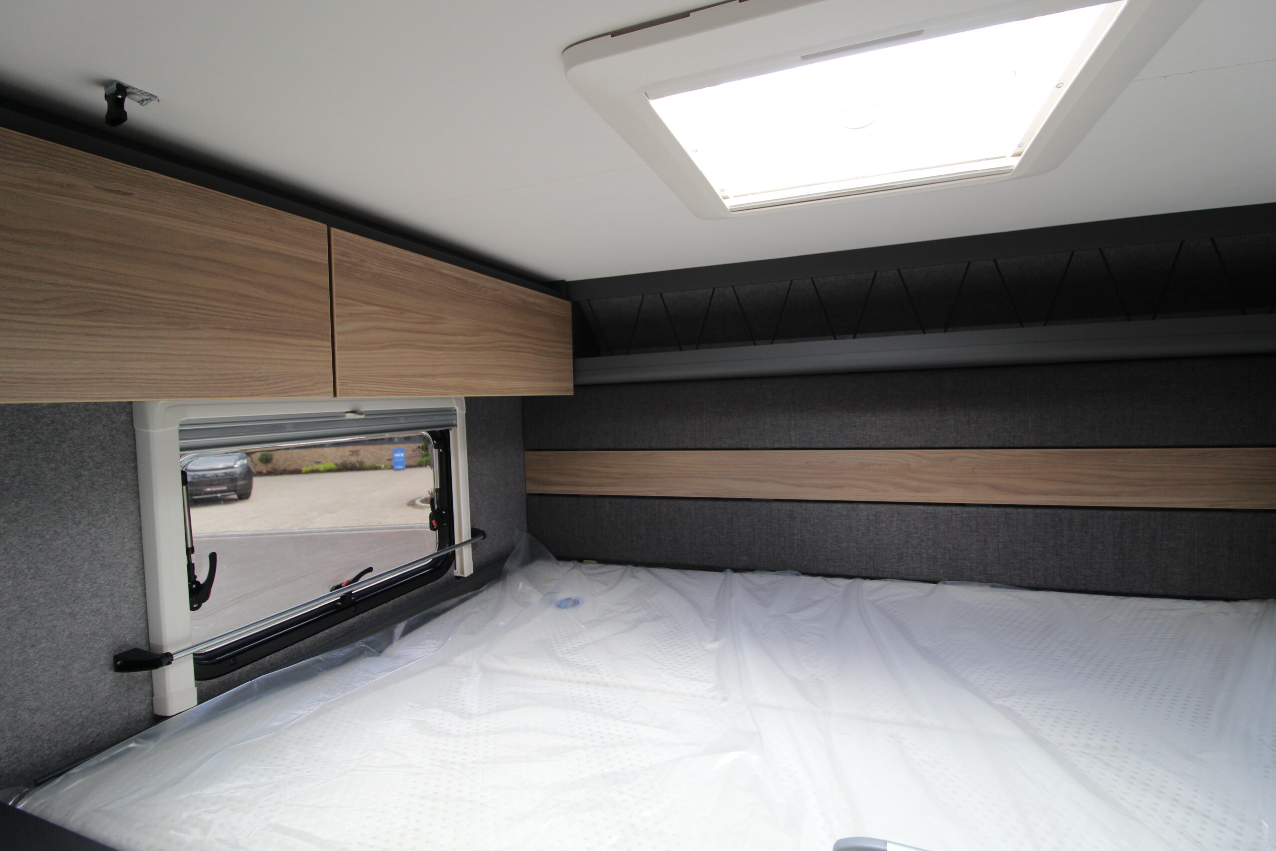 68991-2026-dethleffs-performance-t4x4-transeverse-bed-t-16-91.jpg