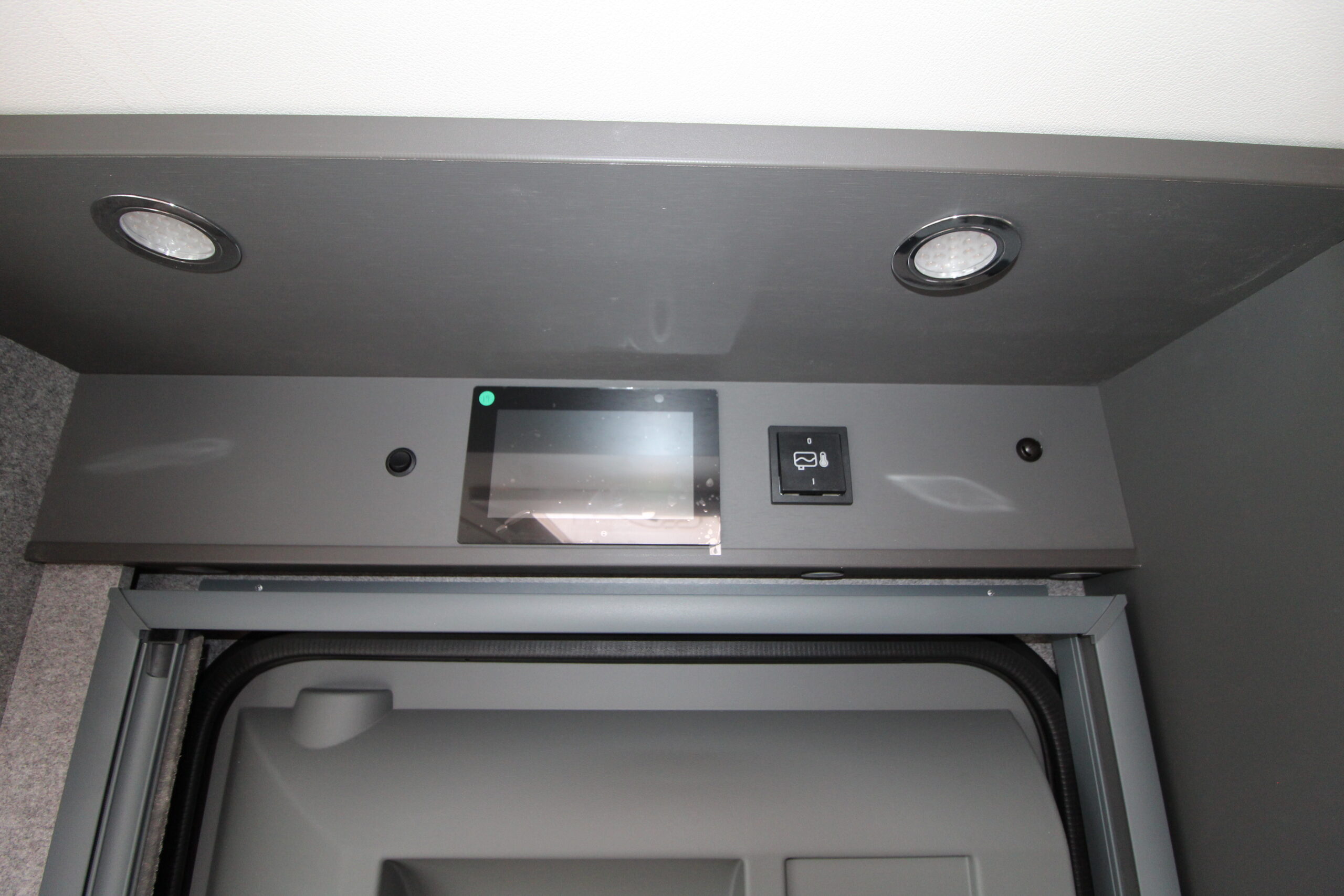 68991-2026-dethleffs-performance-t4x4-transeverse-bed-t-16-94.jpg