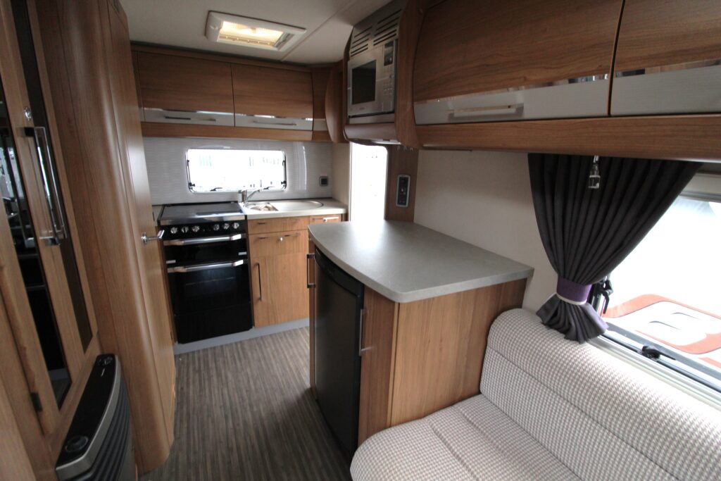 USED 2015 AutoTrail Tracker EKS 68392 (16)