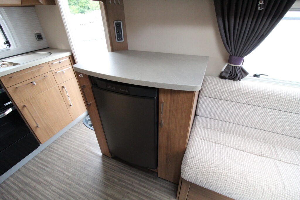 USED 2015 AutoTrail Tracker EKS 68392 (18)