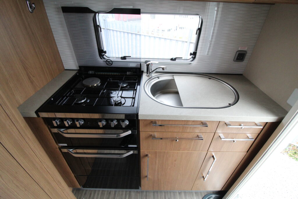 USED 2015 AutoTrail Tracker EKS 68392 (21)