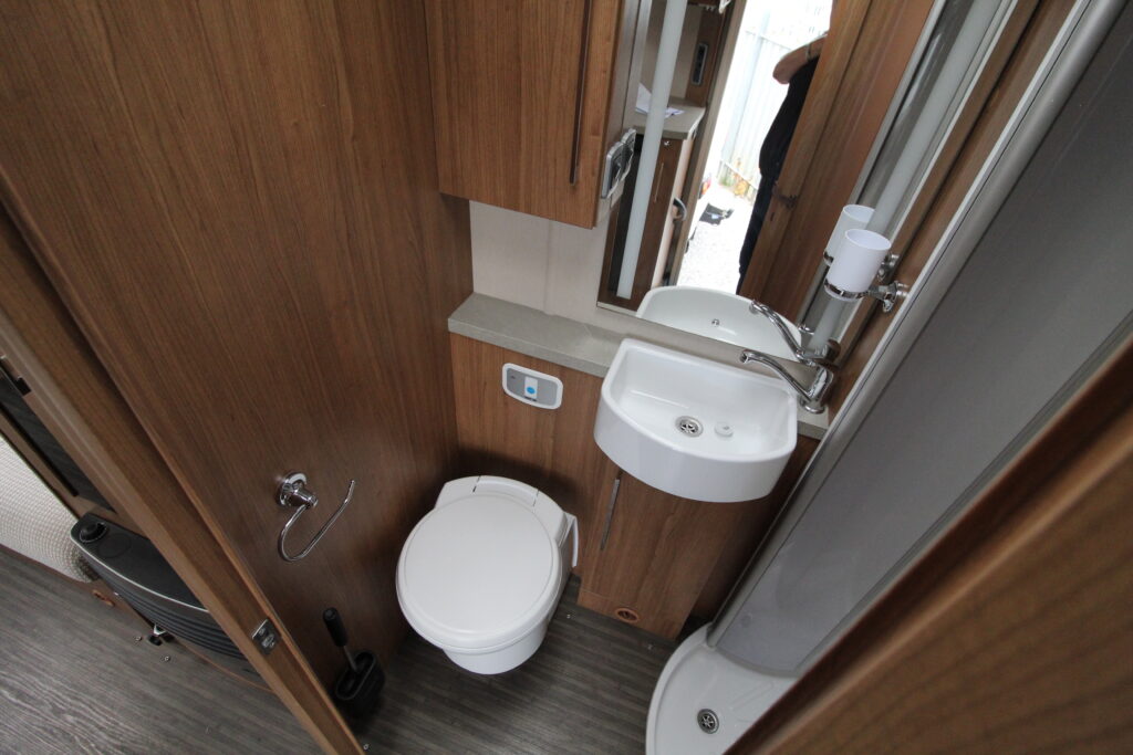 USED 2015 AutoTrail Tracker EKS 68392 (28)