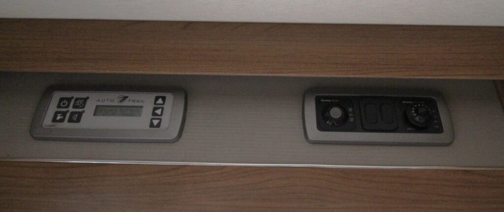 USED 2015 AutoTrail Tracker EKS 68392 (30)