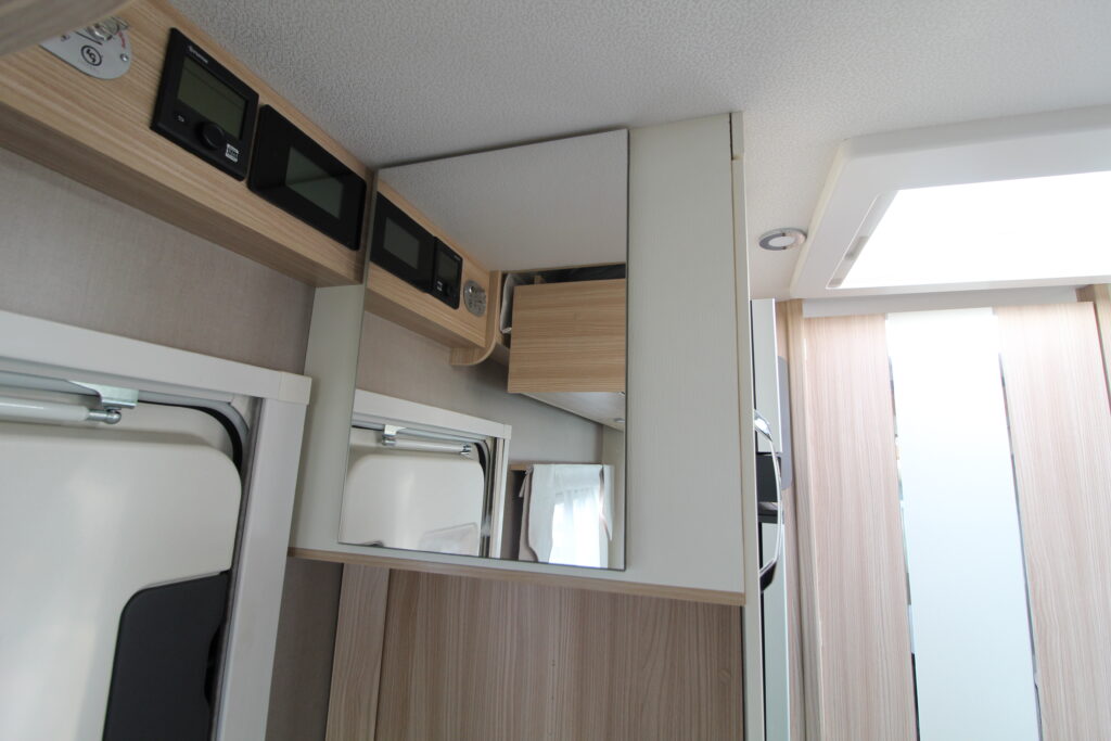 USED 2023 Mayflower 67LO 69750 (17)