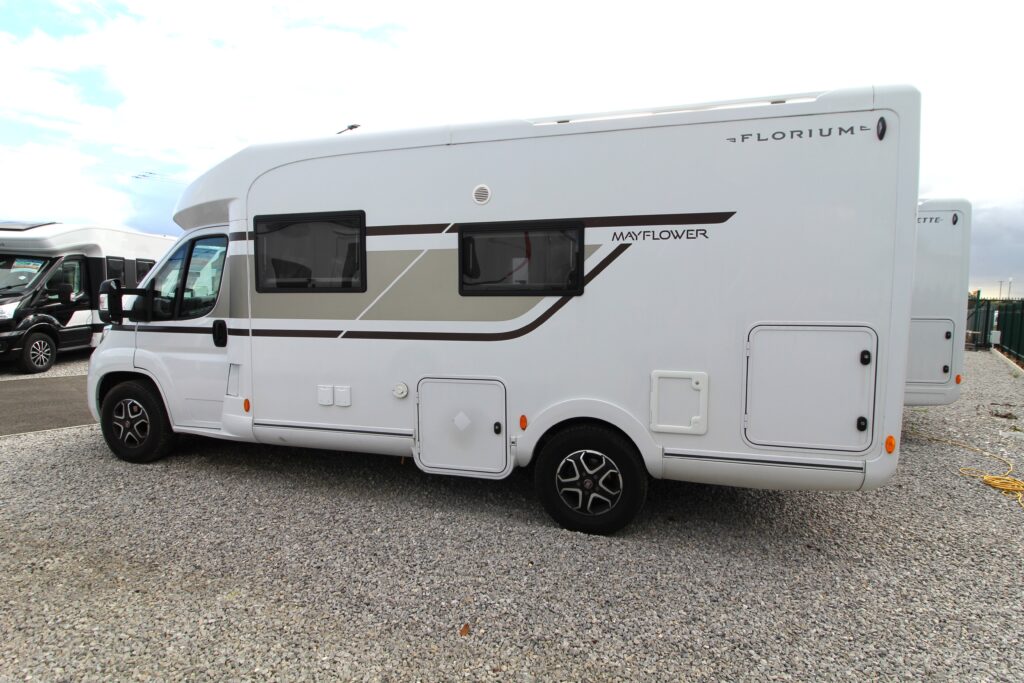 USED 2023 Mayflower 67LO 69750 (3)