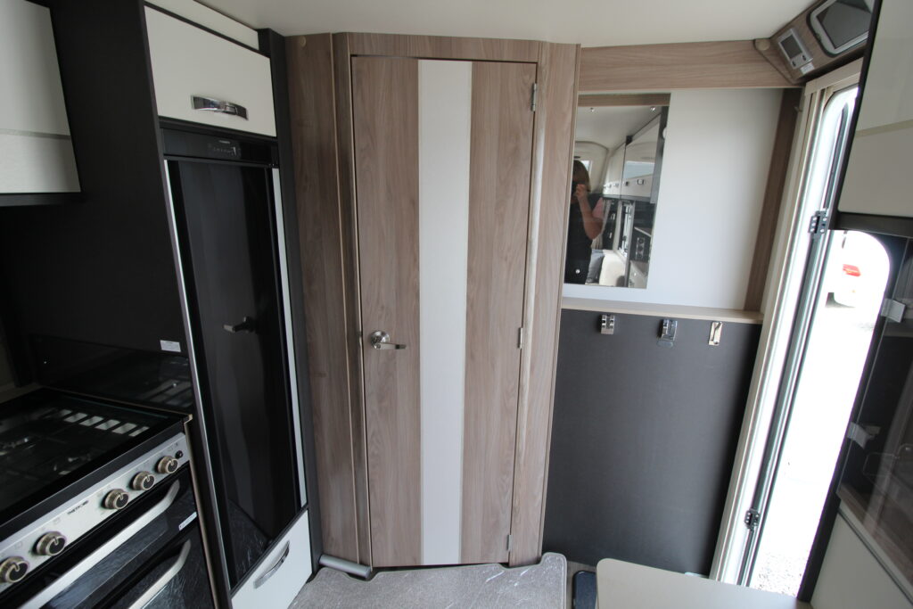 USED 2023 Swift Conqueror 480 KEY 353 (13)