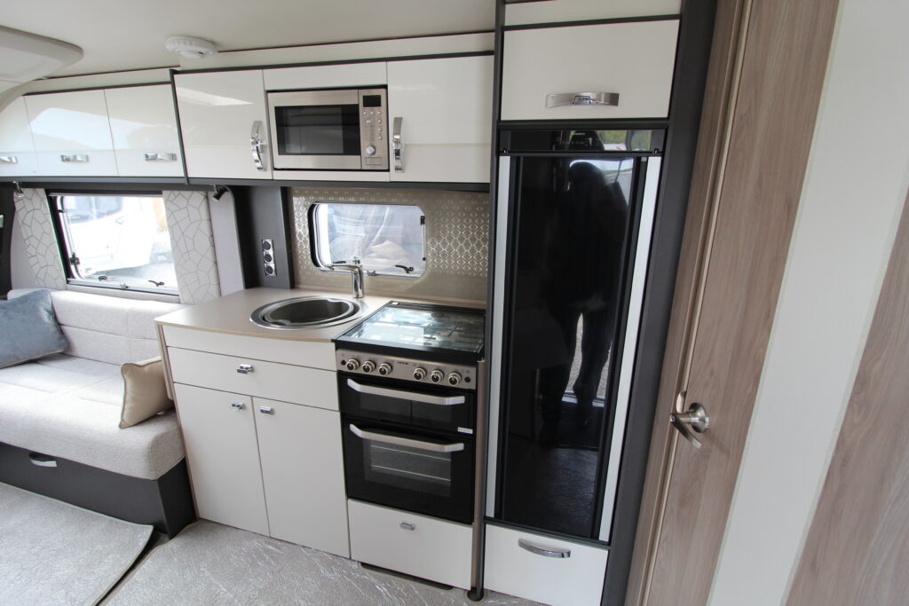 USED 2023 Swift Conqueror 480 KEY 353 (14)