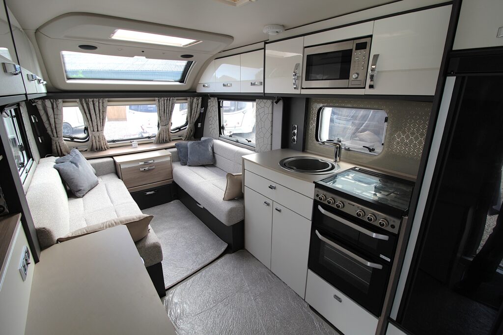 USED 2023 Swift Conqueror 480 KEY 353 (7)