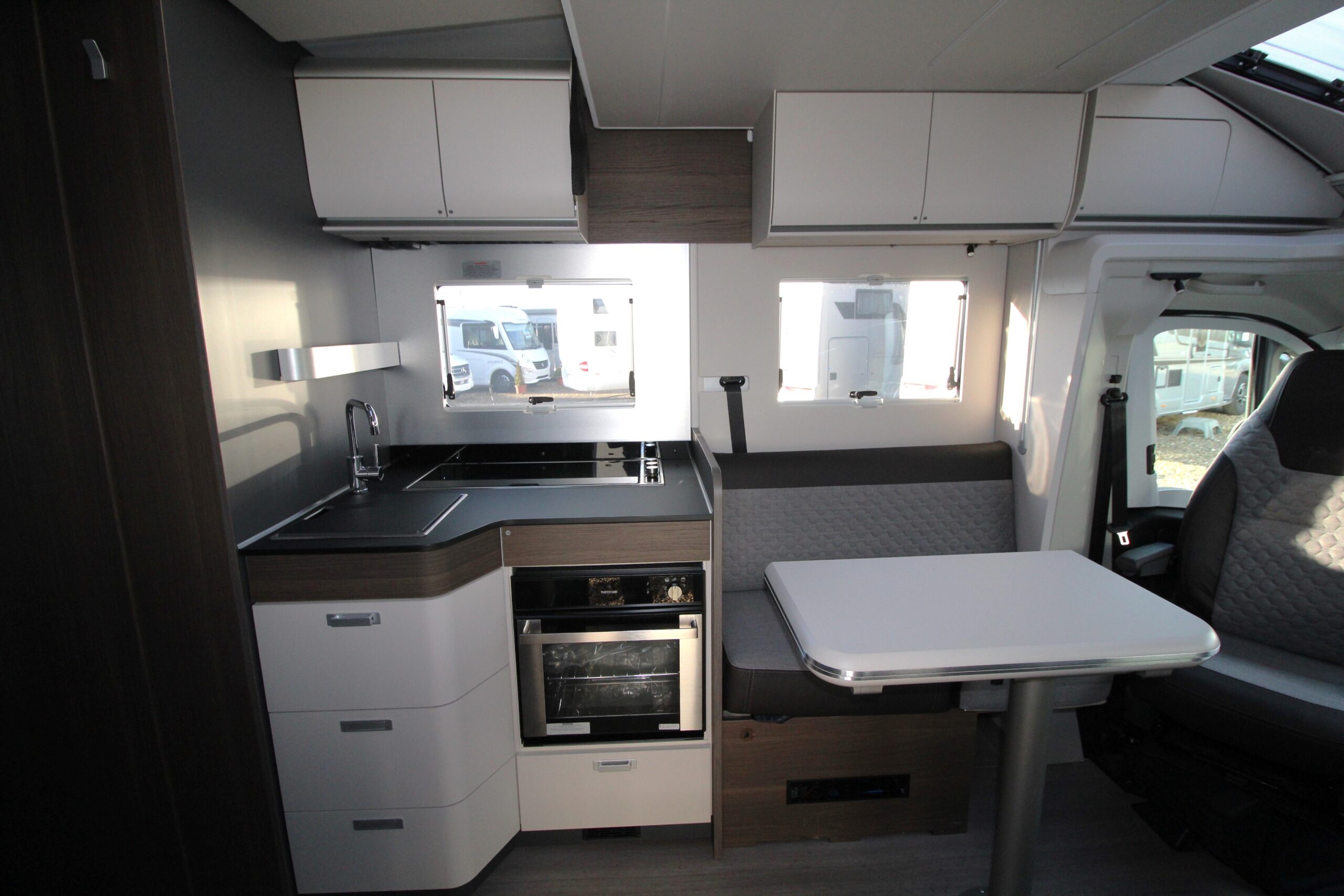 adria-matrix-supreme-670-dc-k-11-stock-55559-20_1.jpg