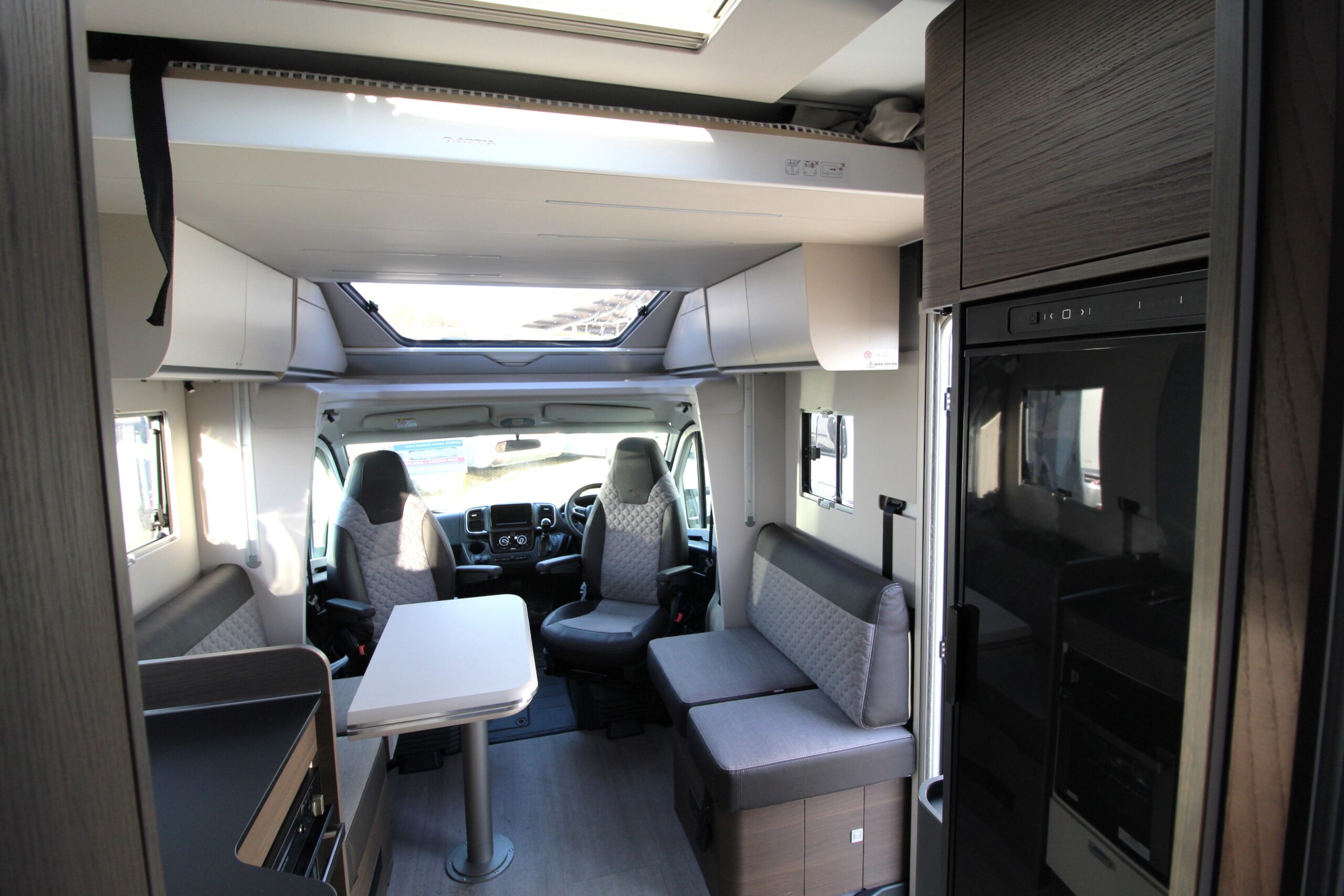 adria-matrix-supreme-670-dc-k-11-stock-55559-27_1.jpg