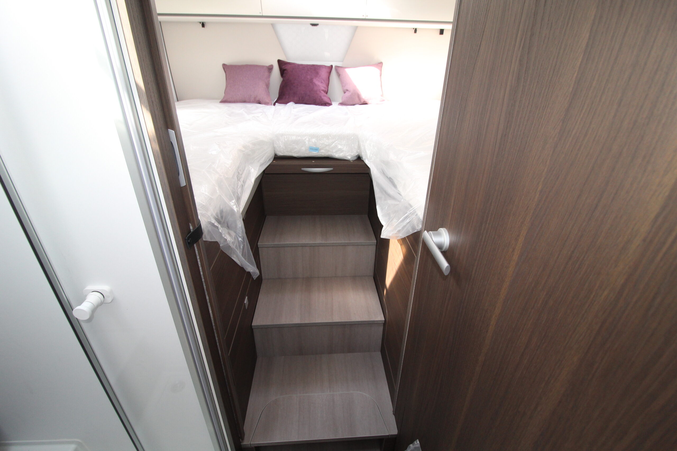 adria-matrix-supreme-670-dl-36260-k08-38_1.jpg
