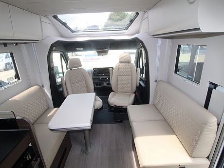 adria-matrix-supreme-670-dl-mb-key-01-24-product.jpg