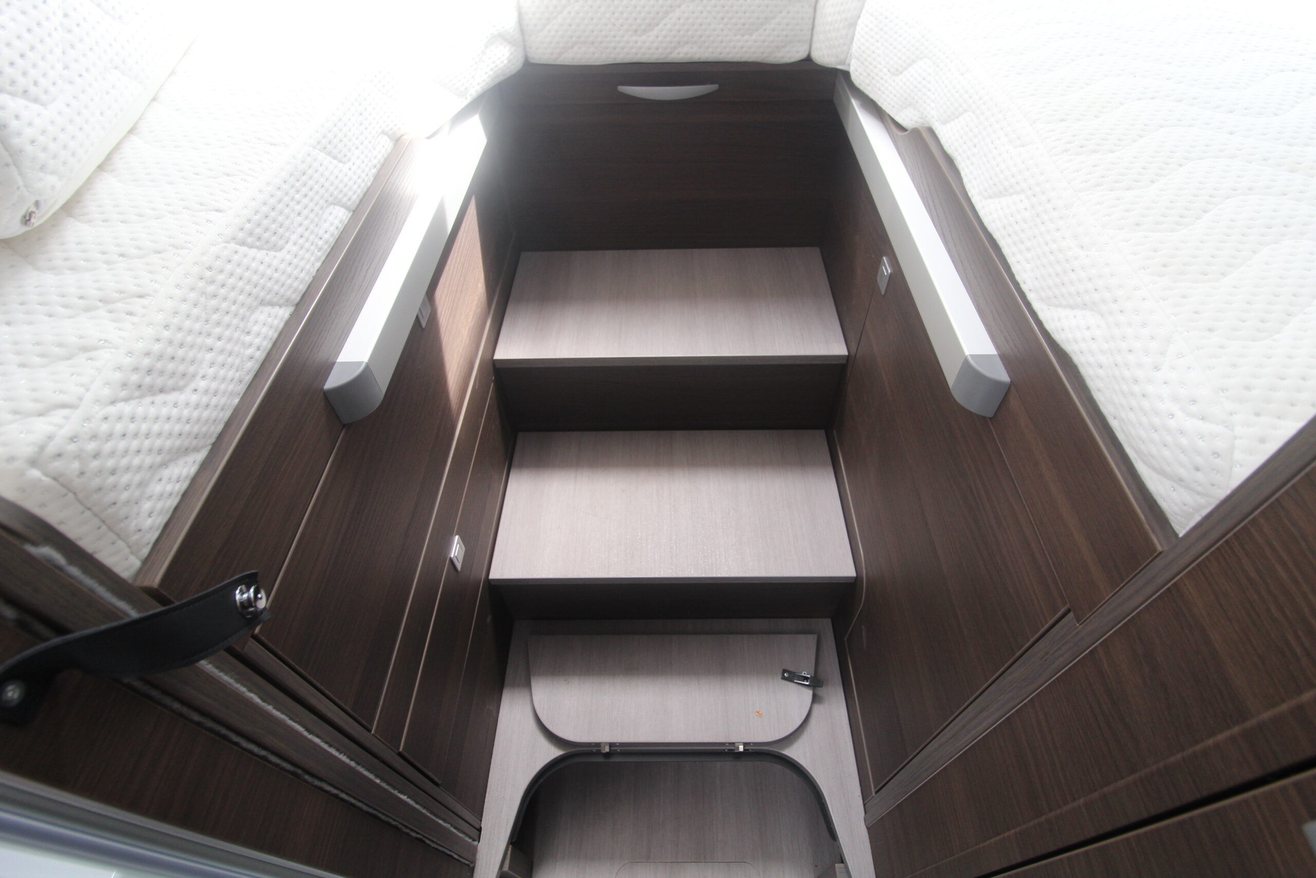 adria-matrix-supreme-670-dl-mb-key-01-30_1.jpg