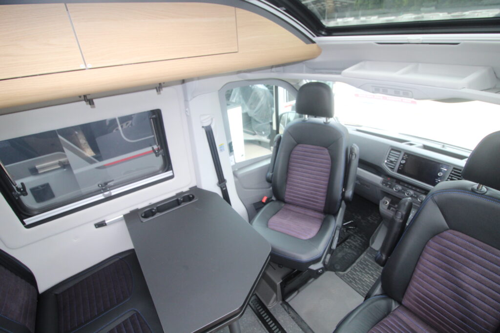 adria-twin-max-680-sgx-56024-k04-27.jpg
