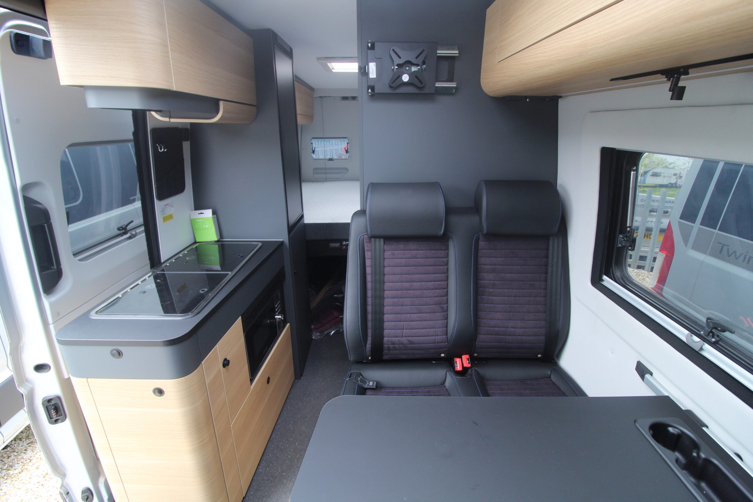 adria-twin-max-680-sgx-56024-k04-28.jpg