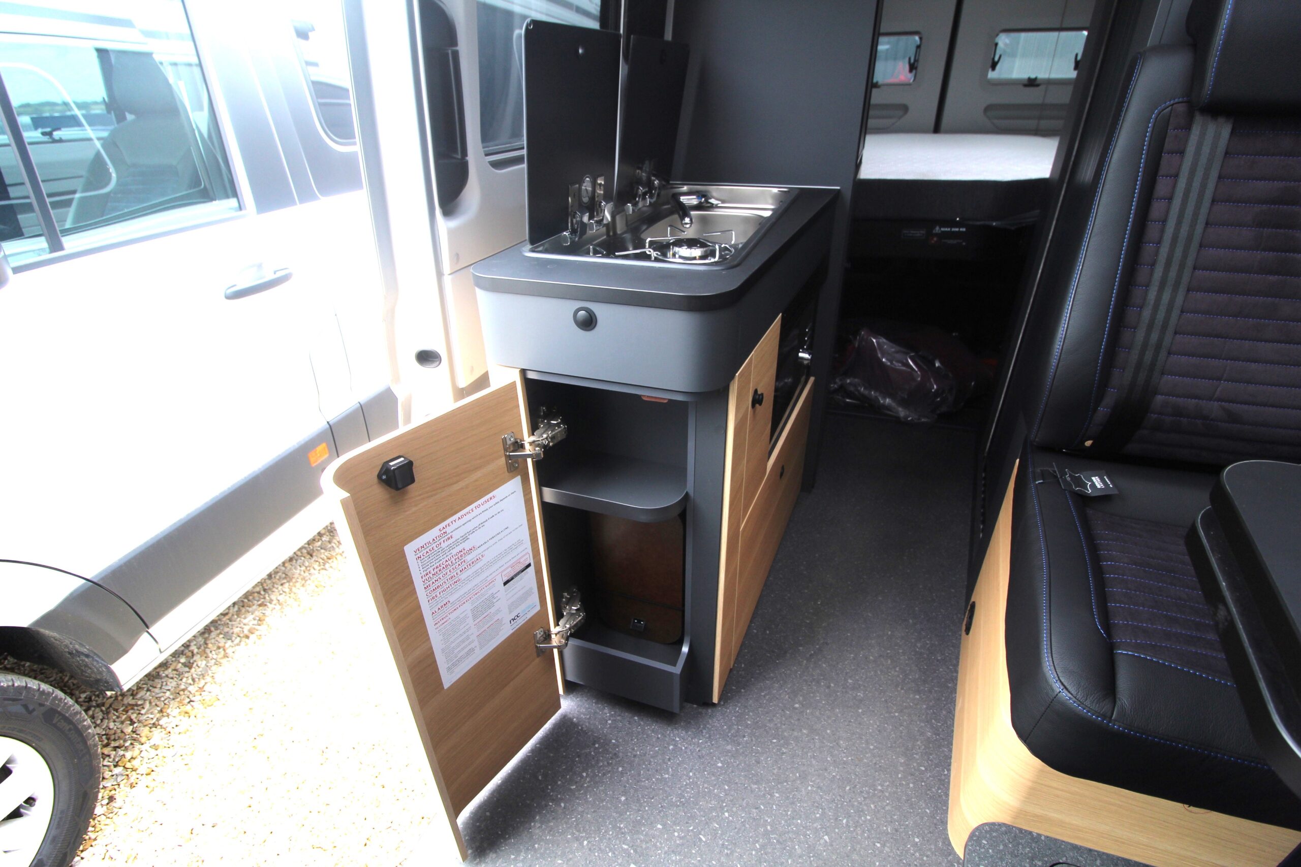 adria-twin-max-680-sgx-56024-k04-35.jpg