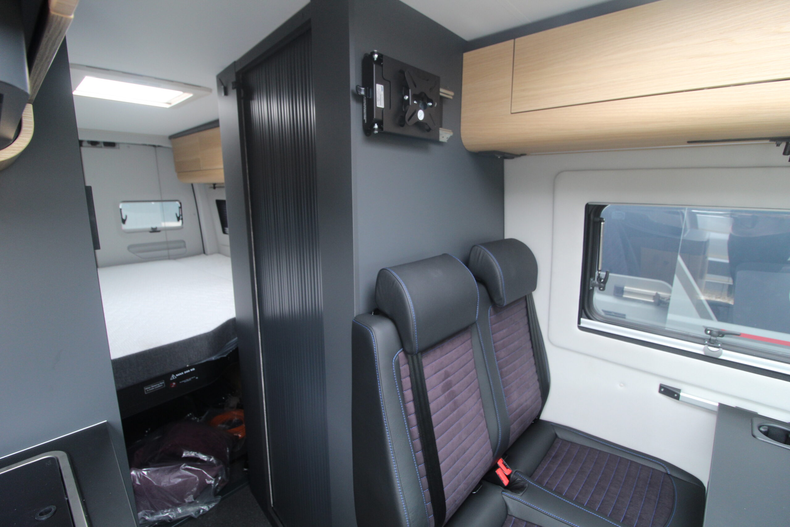 adria-twin-max-680-sgx-56024-k04-42.jpg