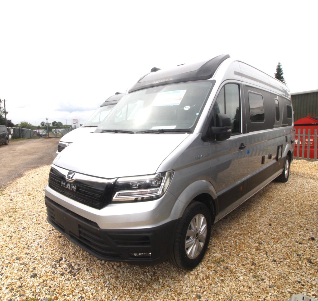adria-twin-max-680-sgx-56024-k04-44.jpg