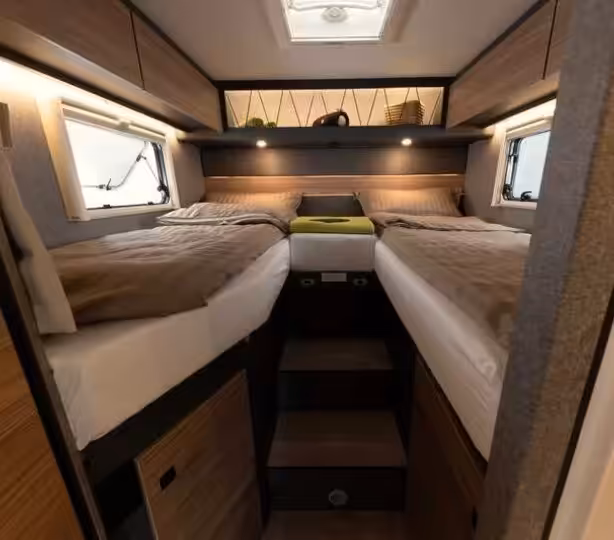 dethleffs-t46-bedroom.jpg