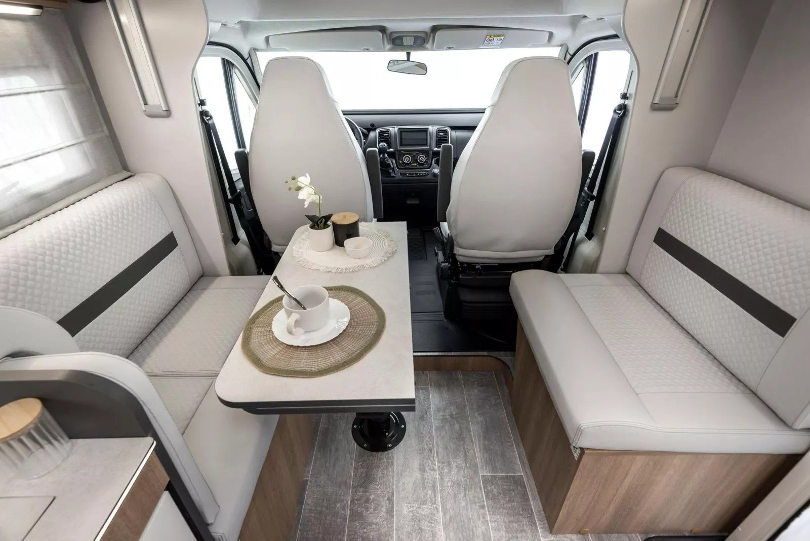 lounge-rear-cab-seats.jpg