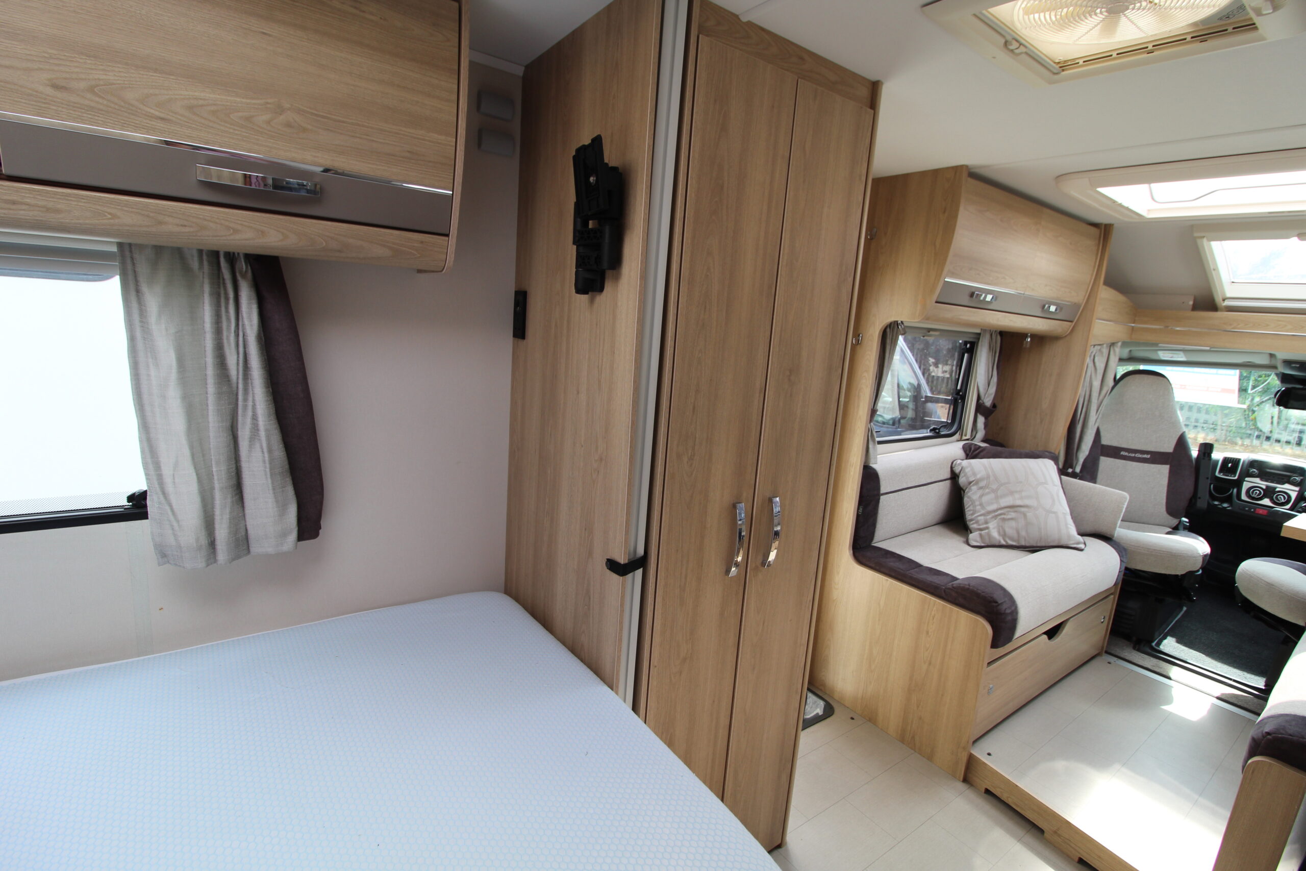 riva-gold-26.jpg