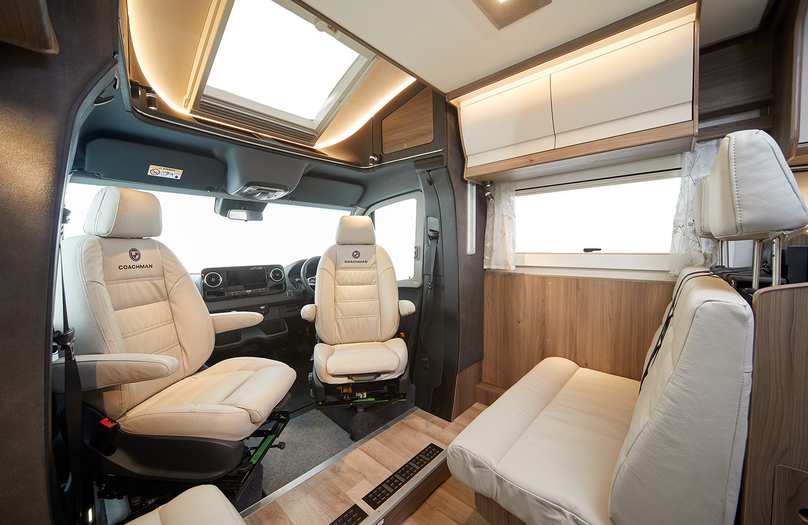 travel-master-545-00005_1-1.jpg