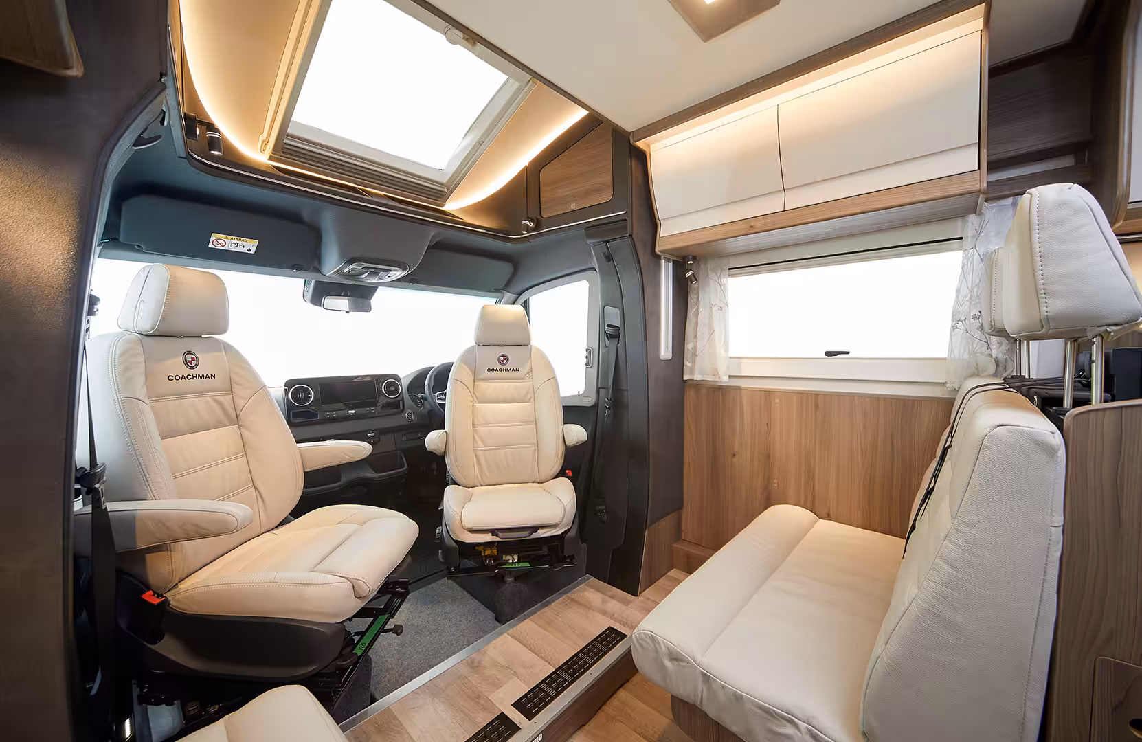 travel-master-545-00005_1.jpg